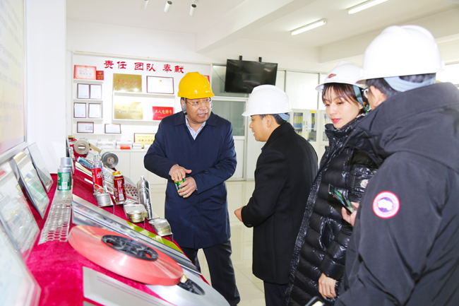 青島城投海發(fā)集團(tuán)董事長鞠保軒等一行到萬基控股集團(tuán)調(diào)研